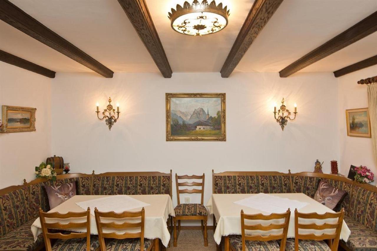 Gaestehaus Loedermann Гармиш-Партенкирхен Экстерьер фото
