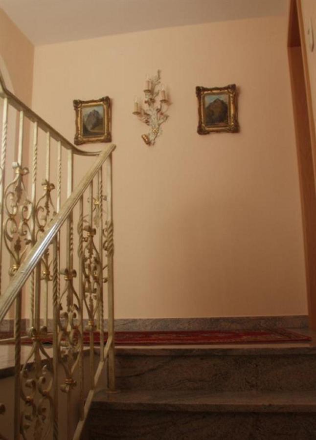 Gaestehaus Loedermann Гармиш-Партенкирхен Экстерьер фото