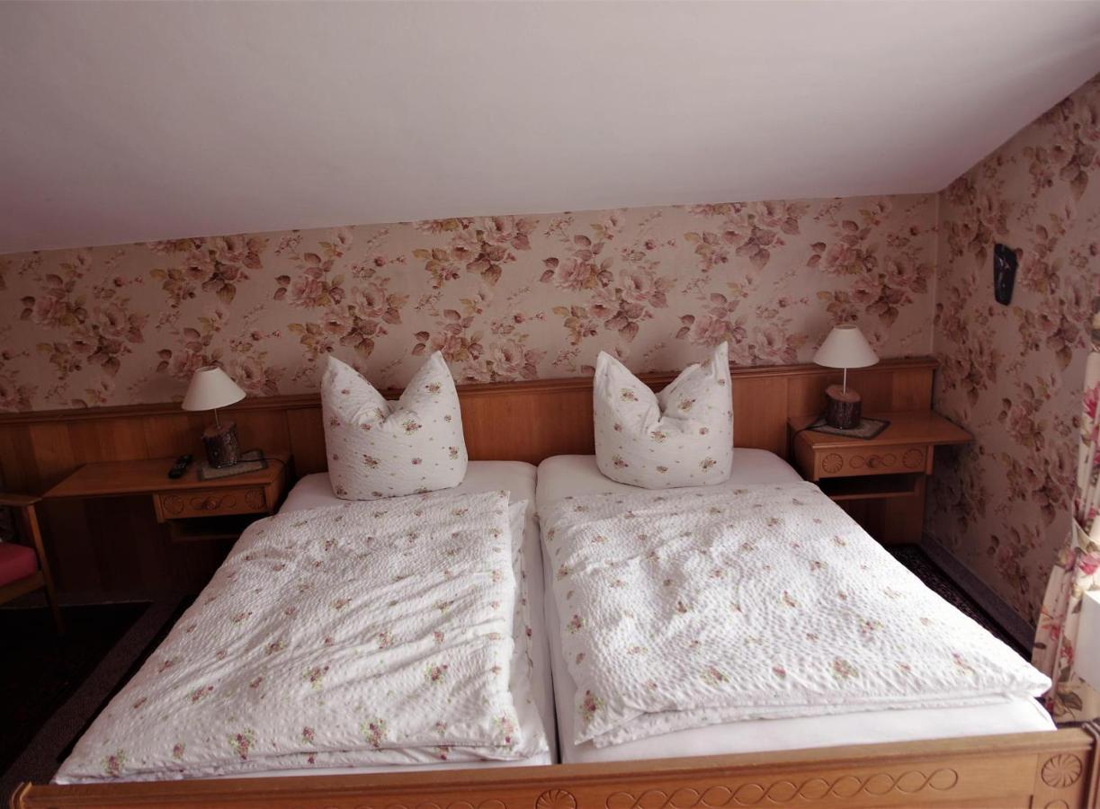 Gaestehaus Loedermann Гармиш-Партенкирхен Экстерьер фото